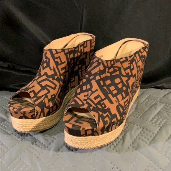 Summer shoes - Picture 1 of 3